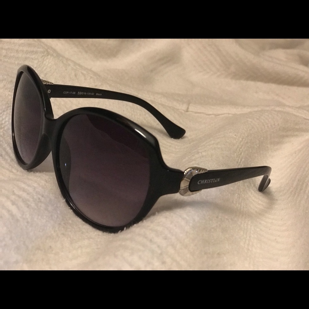 Christian Of Paris sunglasses new without tags
